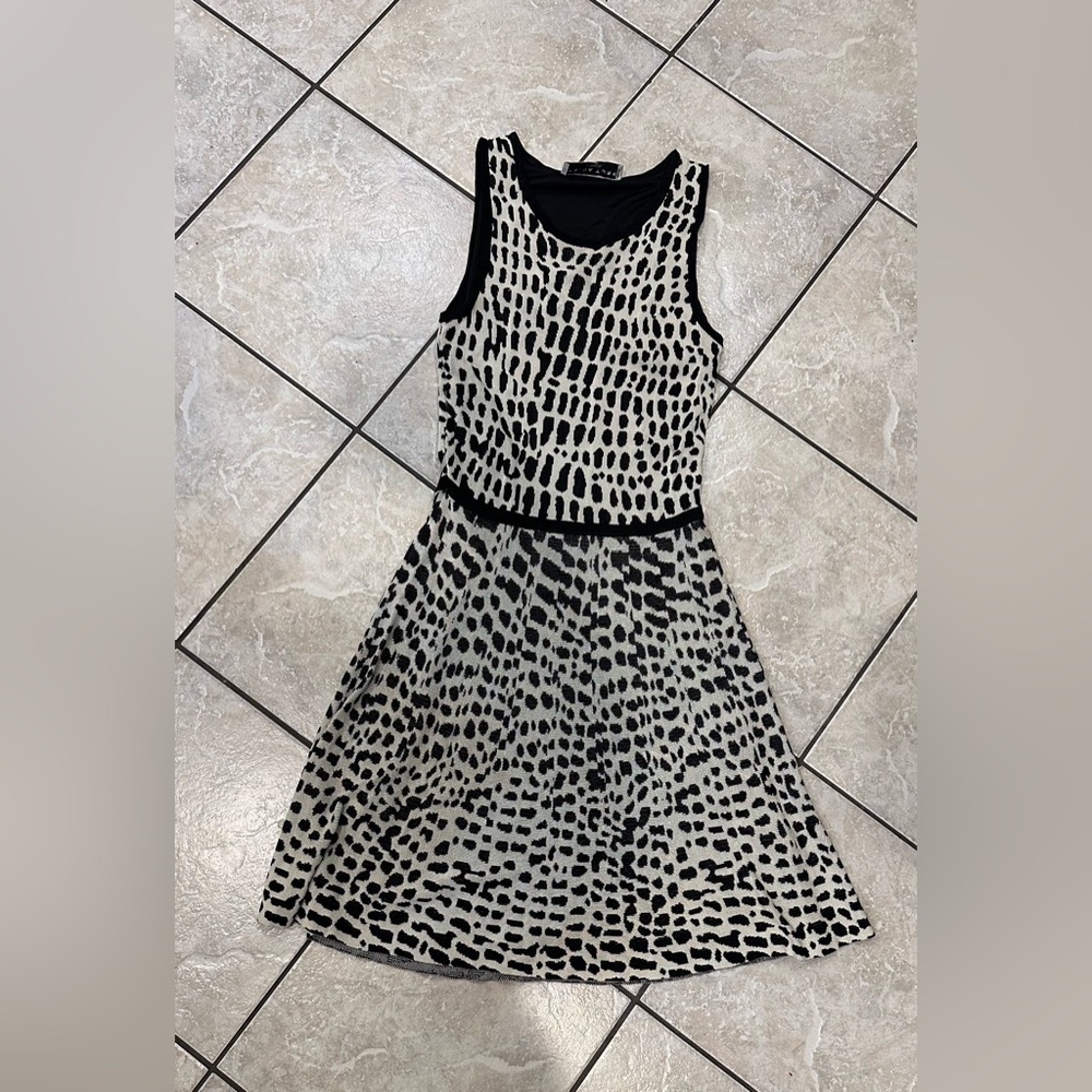 Trina Turk Stylish Black and White Women’s Dress Size Small - Picture 1 of 5